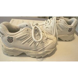 K-SWISS 2300103 EUC -Toddler LOW White SNEAKER  US 4  — UK 3 1/2 — EUR 19 1/2